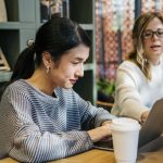 5 Inspirational Books for College Students: Photo of two women studying