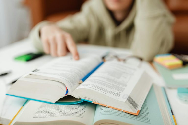 How to Judge Used Textbook Condition Before You Buy Online